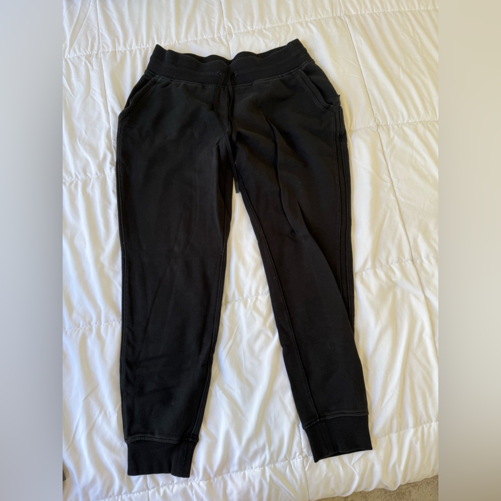 Black Lululemon Jogger/Sweatpants